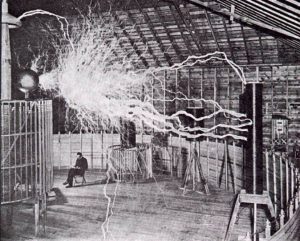 Nikola Tesla čita (Vikipedija)